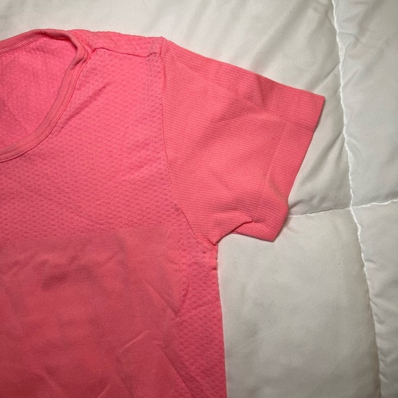 Alo Workout Tee - Picture 4 of 8